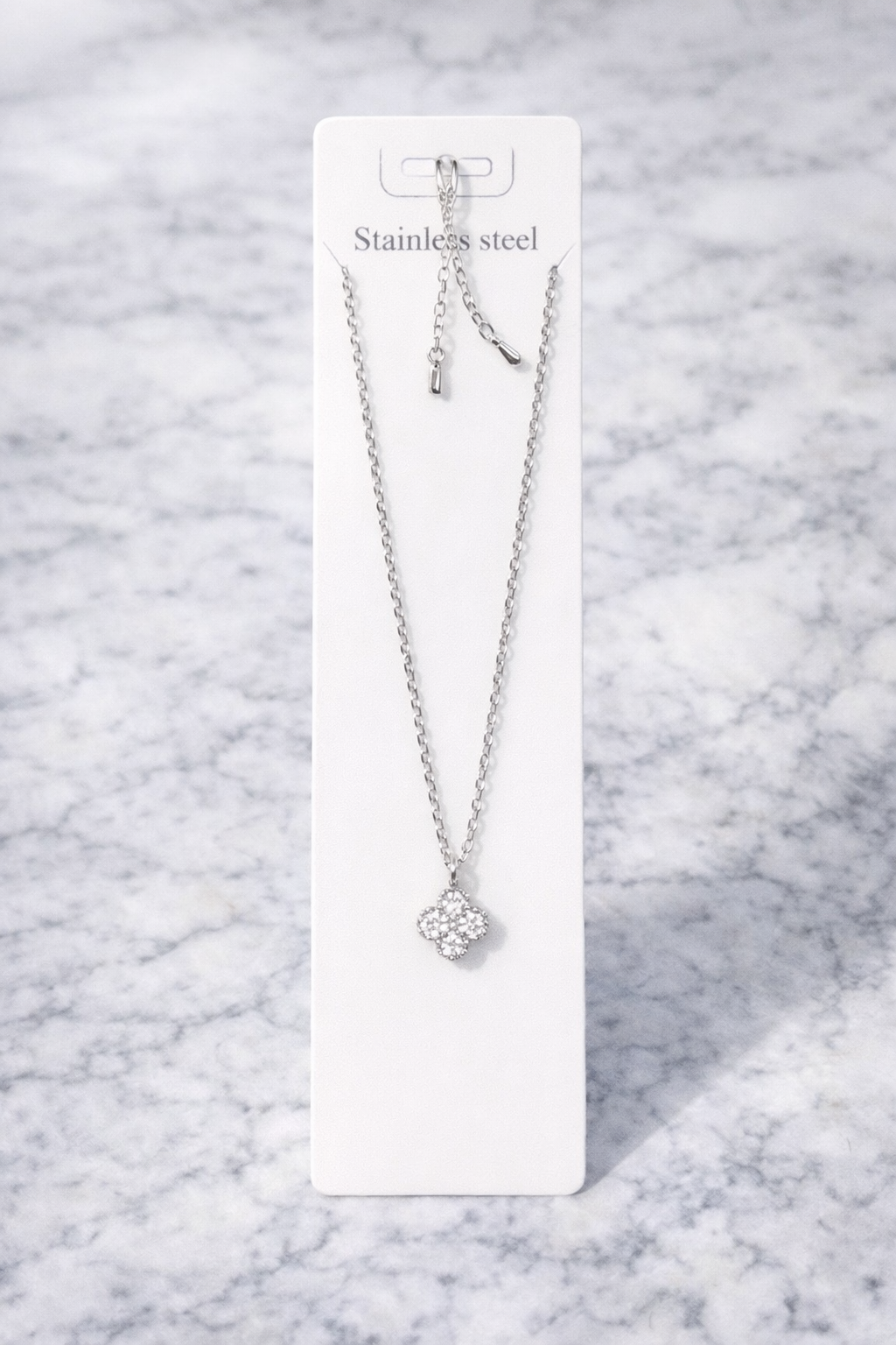 Silver Clover Necklace (m)